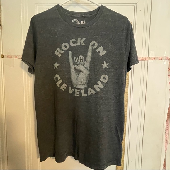 Rock On Cleveland Gray Tee - Picture 1 of 8
